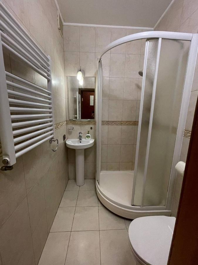 One bedroom Kreschatik Str 4 Kiew Exterior foto